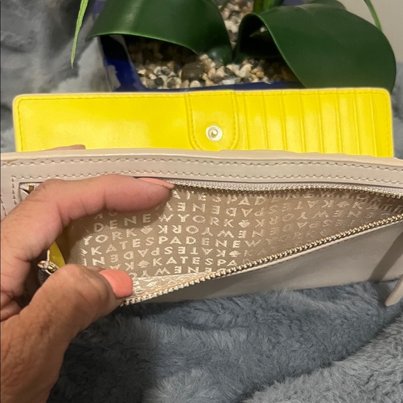 Kate Spade Cream Women's Wallet - Picture 5 of 12